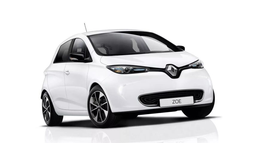 Renault Zoe branco sob fundo branco