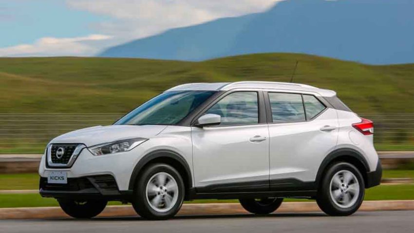 Nissan Kicks 2020 branco na estrada