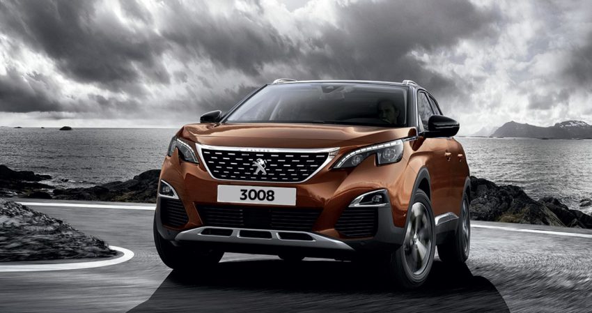 Peugeot 3008 laranja visto de frente