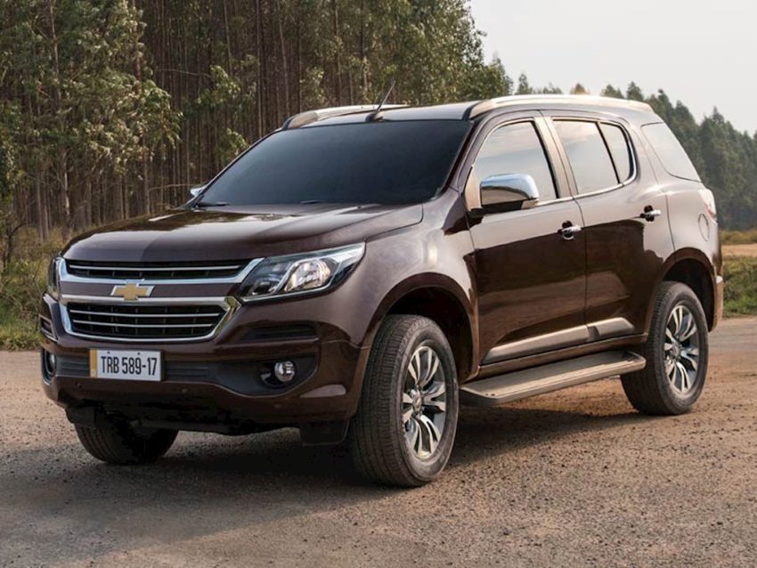Chevrolet Trailblazer 2019 vinho visto desde a dianteira
