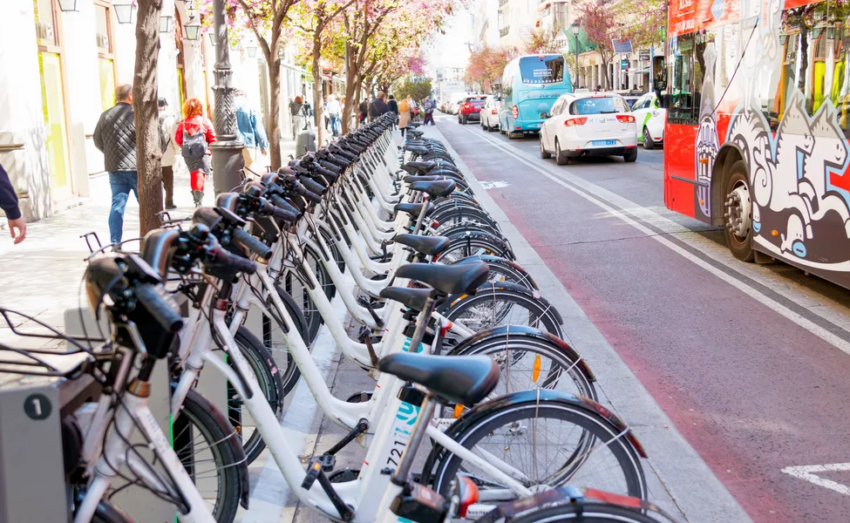 fila de bikes em Madrid, capital da Espanha