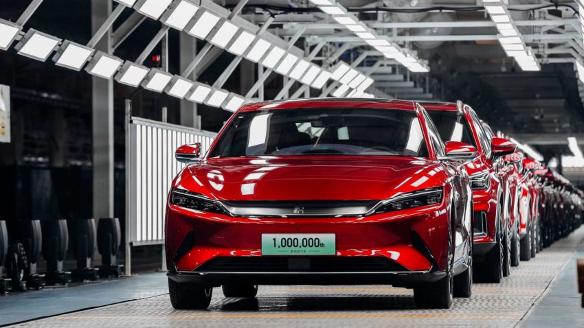 BYD linha de montagem carros elétricos