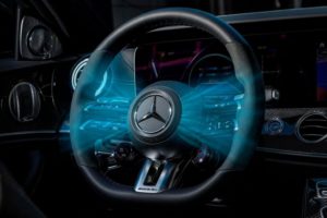 Volante da Mercedes será capaz de soprar ar que e frio (Foto Carbuzz Reprodução)