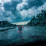 direção na chuva e no escuro