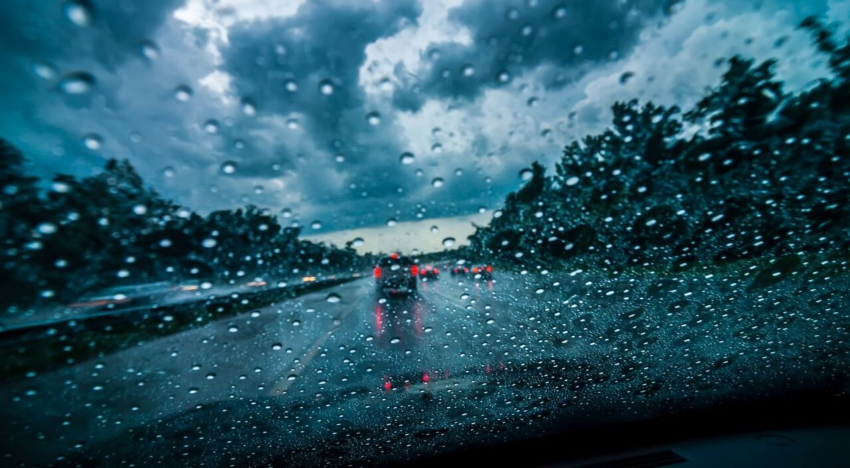 direção na chuva e no escuro