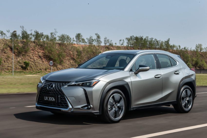 Lexus UX 300h 2025